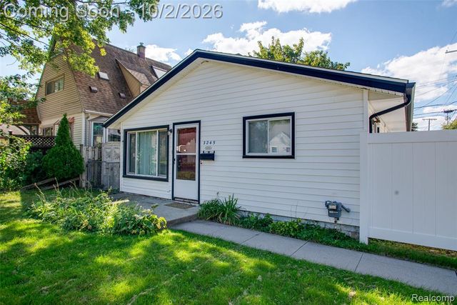 3245 Kenwood Street, Ferndale, MI 48220
