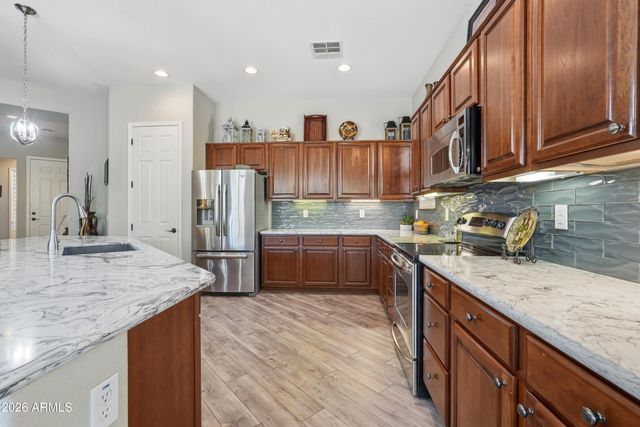 5283 S ALMOND Drive, Gilbert, AZ 85298