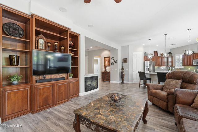 5283 S ALMOND Drive, Gilbert, AZ 85298