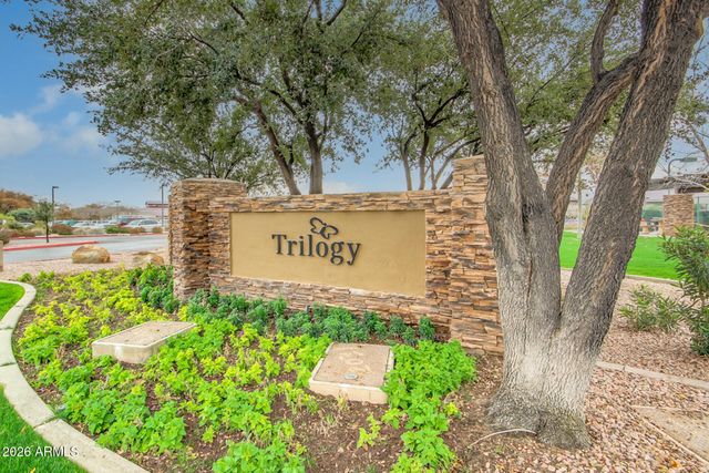 5283 S ALMOND Drive, Gilbert, AZ 85298