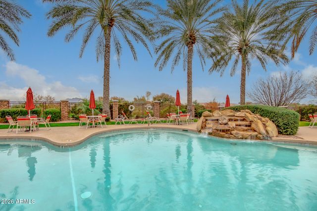 5283 S ALMOND Drive, Gilbert, AZ 85298