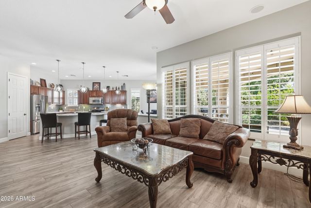 5283 S ALMOND Drive, Gilbert, AZ 85298