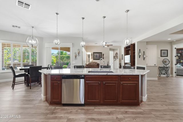 5283 S ALMOND Drive, Gilbert, AZ 85298