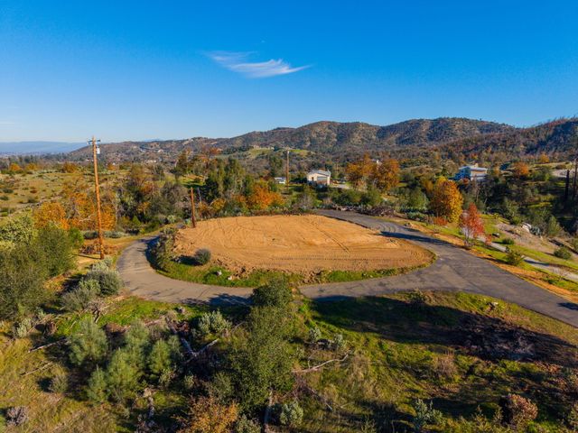 9705 Swasey Drive, Redding, CA 96001