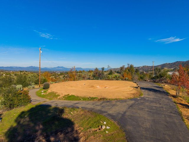 9705 Swasey Drive, Redding, CA 96001