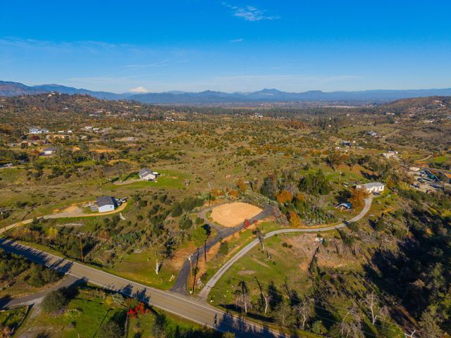9705 Swasey Drive, Redding, CA 96001