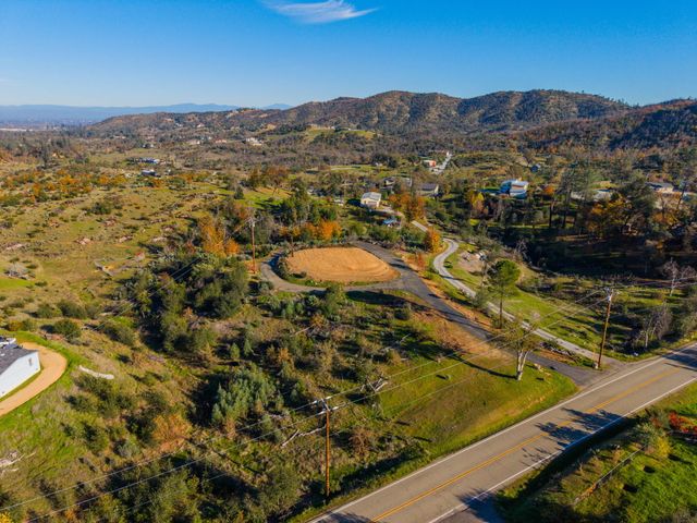 9705 Swasey Drive, Redding, CA 96001