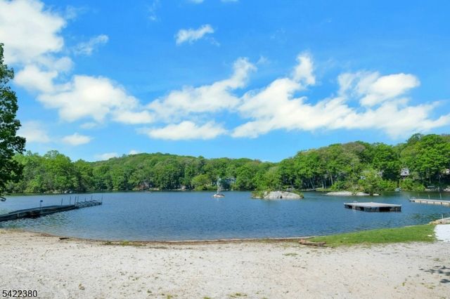 23 Cottonwood Ct, Hardyston Twp., NJ 07460