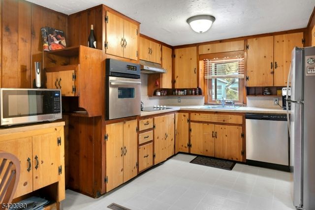 23 Cottonwood Ct, Hardyston Twp., NJ 07460