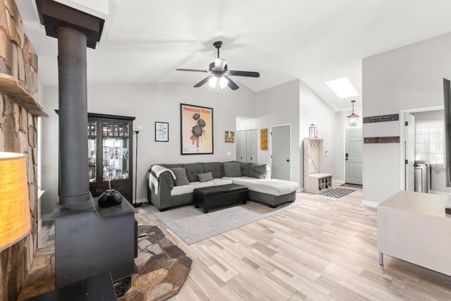 2793 Coy Dr, Yuba City, CA 95993