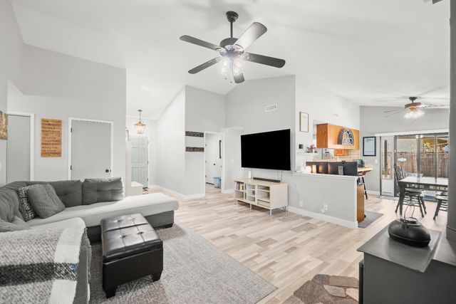 2793 Coy Dr, Yuba City, CA 95993