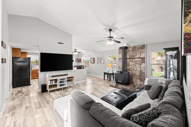 2793 Coy Dr, Yuba City, CA 95993