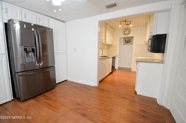 2705 SOUTHSIDE Boulevard, Jacksonville, FL 32216