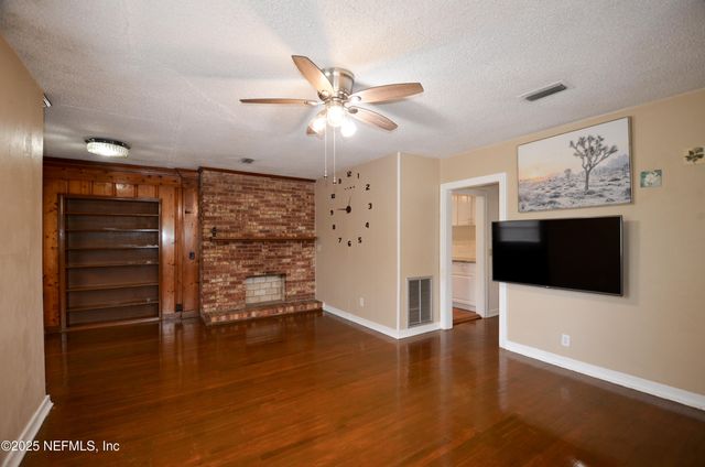 2705 SOUTHSIDE Boulevard, Jacksonville, FL 32216