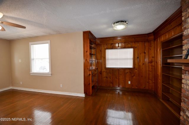 2705 SOUTHSIDE Boulevard, Jacksonville, FL 32216