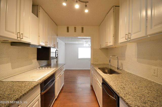 2705 SOUTHSIDE Boulevard, Jacksonville, FL 32216