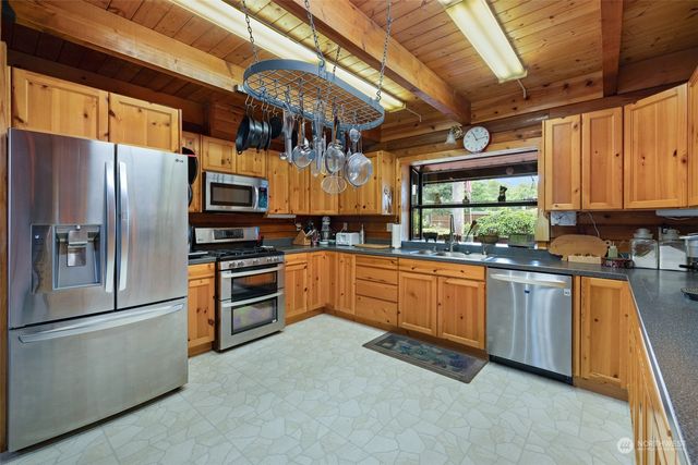 323 MacLeay Road, Sequim, WA 98382