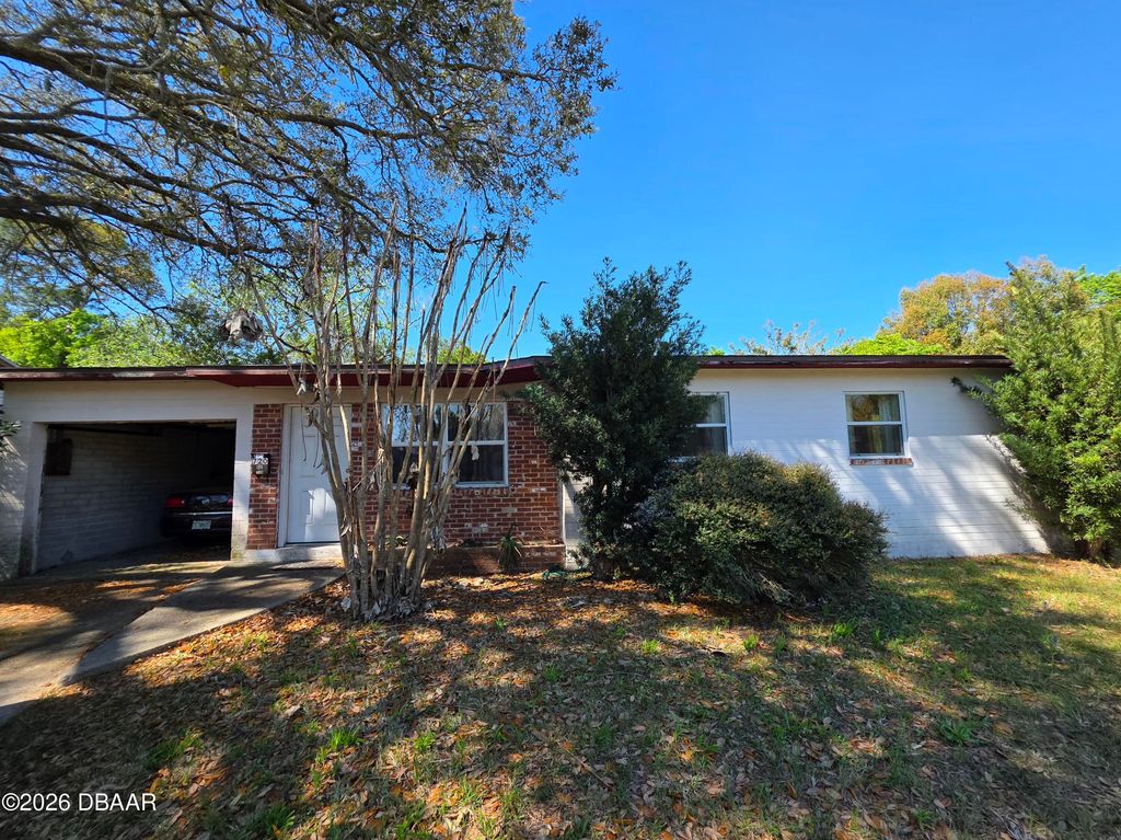 720 Berkshire Road, Daytona Beach, FL 32114