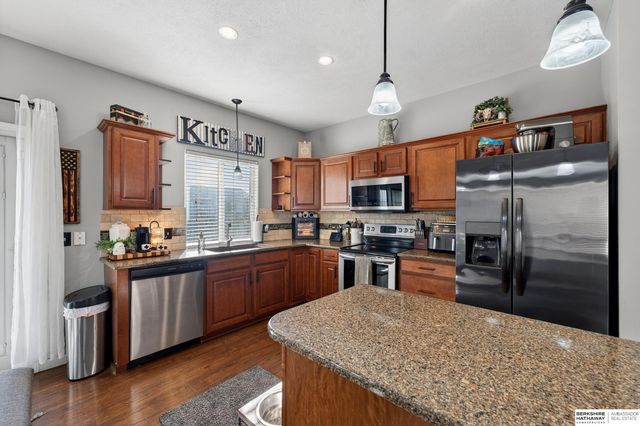 18211 Edna Street, Omaha, NE 68136