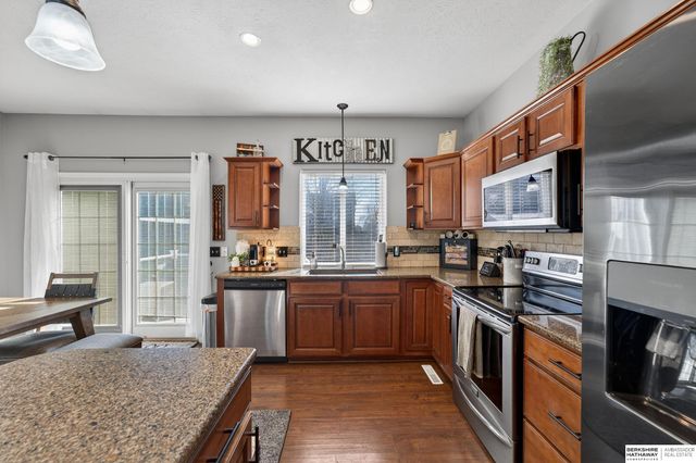 18211 Edna Street, Omaha, NE 68136