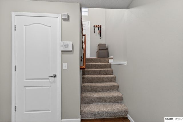 18211 Edna Street, Omaha, NE 68136