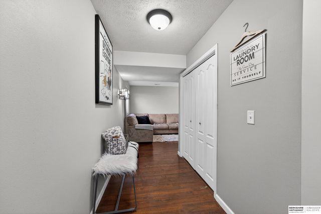 18211 Edna Street, Omaha, NE 68136