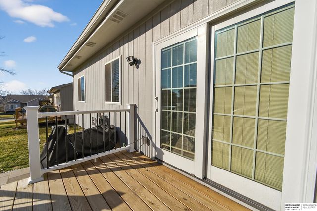 18211 Edna Street, Omaha, NE 68136