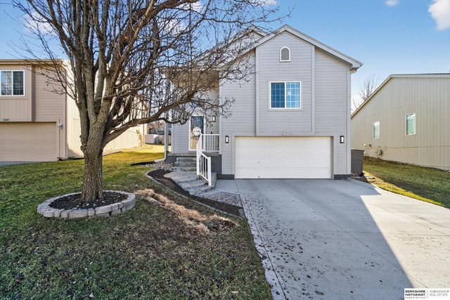 18211 Edna Street, Omaha, NE 68136