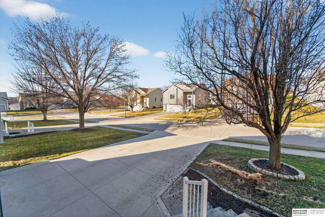 18211 Edna Street, Omaha, NE 68136