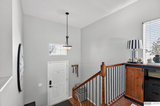 18211 Edna Street, Omaha, NE 68136