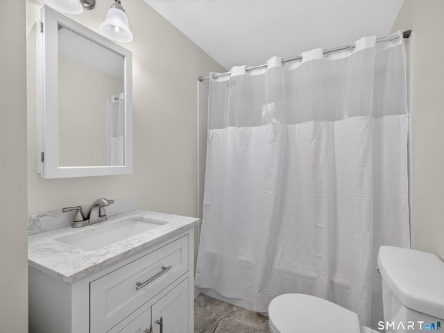 1039 North Road, Groton, CT 06340