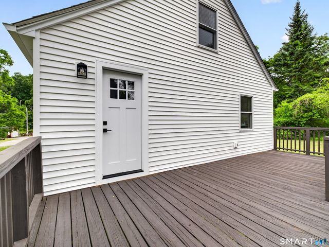 1039 North Road, Groton, CT 06340