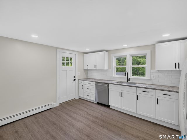 1039 North Road, Groton, CT 06340