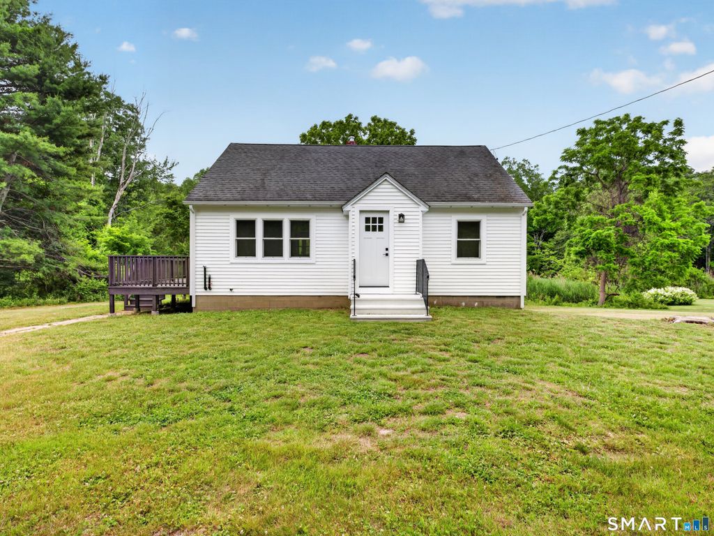 1039 North Road, Groton, CT 06340