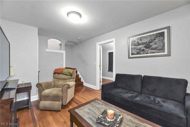 471 Columbus Street, Bedford, OH 44146