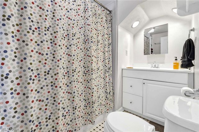 471 Columbus Street, Bedford, OH 44146