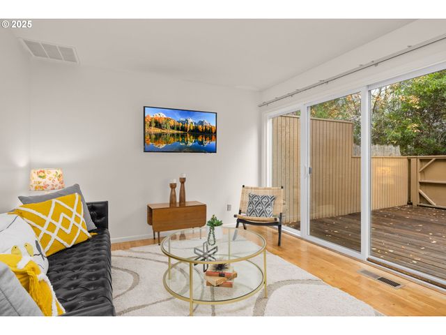 17555 Nw SHOREWOOD Dr, Beaverton, OR 97006