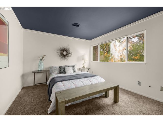 17555 Nw SHOREWOOD Dr, Beaverton, OR 97006