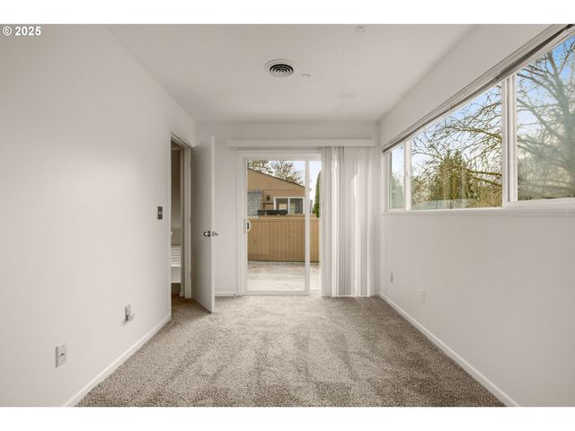 17555 Nw SHOREWOOD Dr, Beaverton, OR 97006