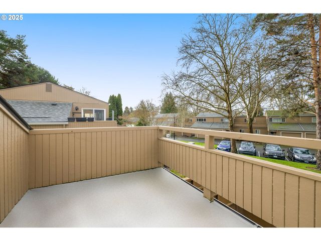 17555 Nw SHOREWOOD Dr, Beaverton, OR 97006