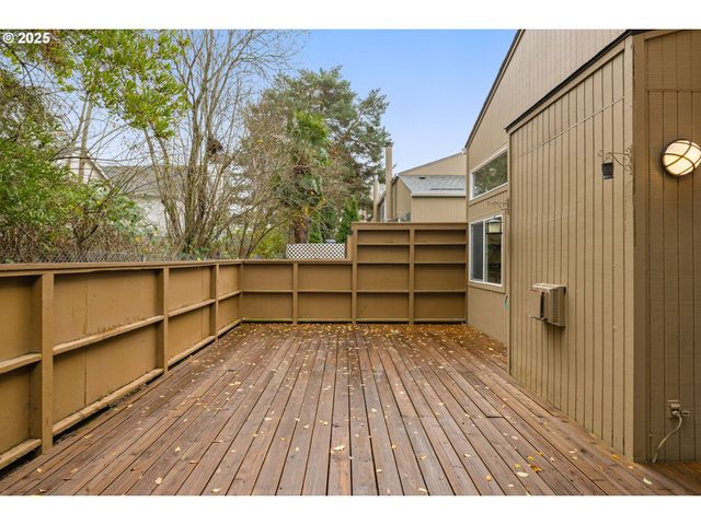 17555 Nw SHOREWOOD Dr, Beaverton, OR 97006