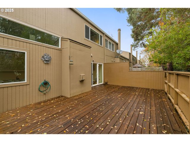 17555 Nw SHOREWOOD Dr, Beaverton, OR 97006