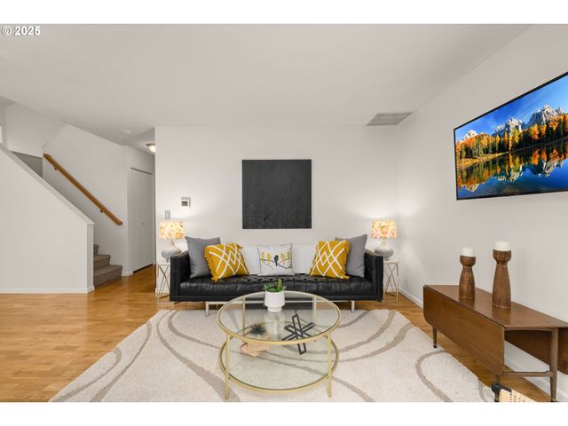 17555 Nw SHOREWOOD Dr, Beaverton, OR 97006