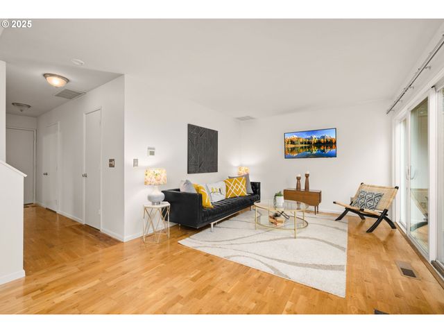 17555 Nw SHOREWOOD Dr, Beaverton, OR 97006