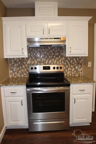 7332 Tannehill Dr, Pensacola, FL 32526