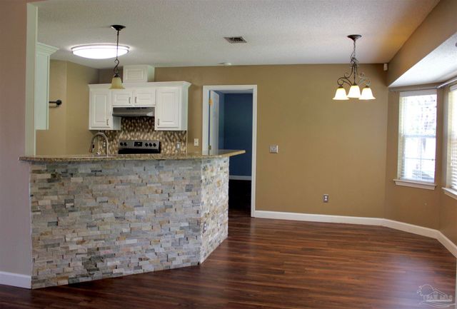 7332 Tannehill Dr, Pensacola, FL 32526