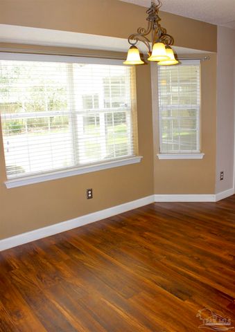 7332 Tannehill Dr, Pensacola, FL 32526