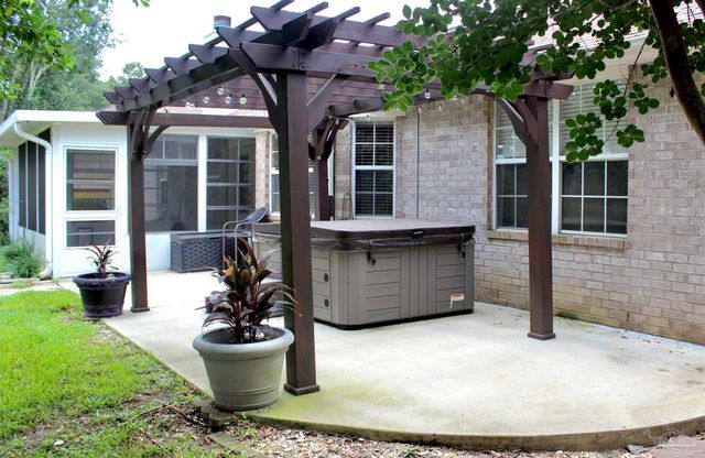7332 Tannehill Dr, Pensacola, FL 32526
