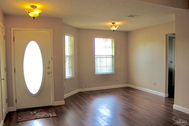 7332 Tannehill Dr, Pensacola, FL 32526