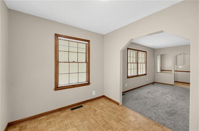 9816 Bellaire Street, Kansas City, MO 64134